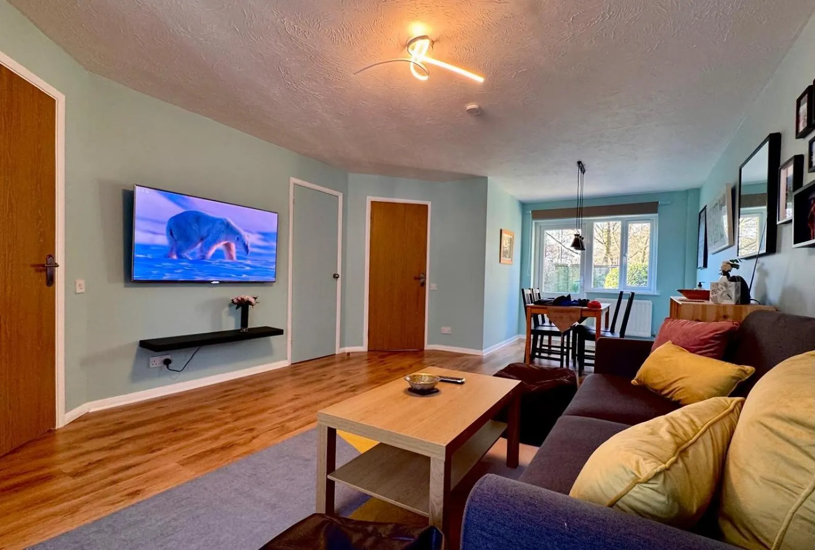 Delightful 2 Bedroom House In Bath With Private Parking Garden Wifi & Easy Access To City Centre United Kingdom