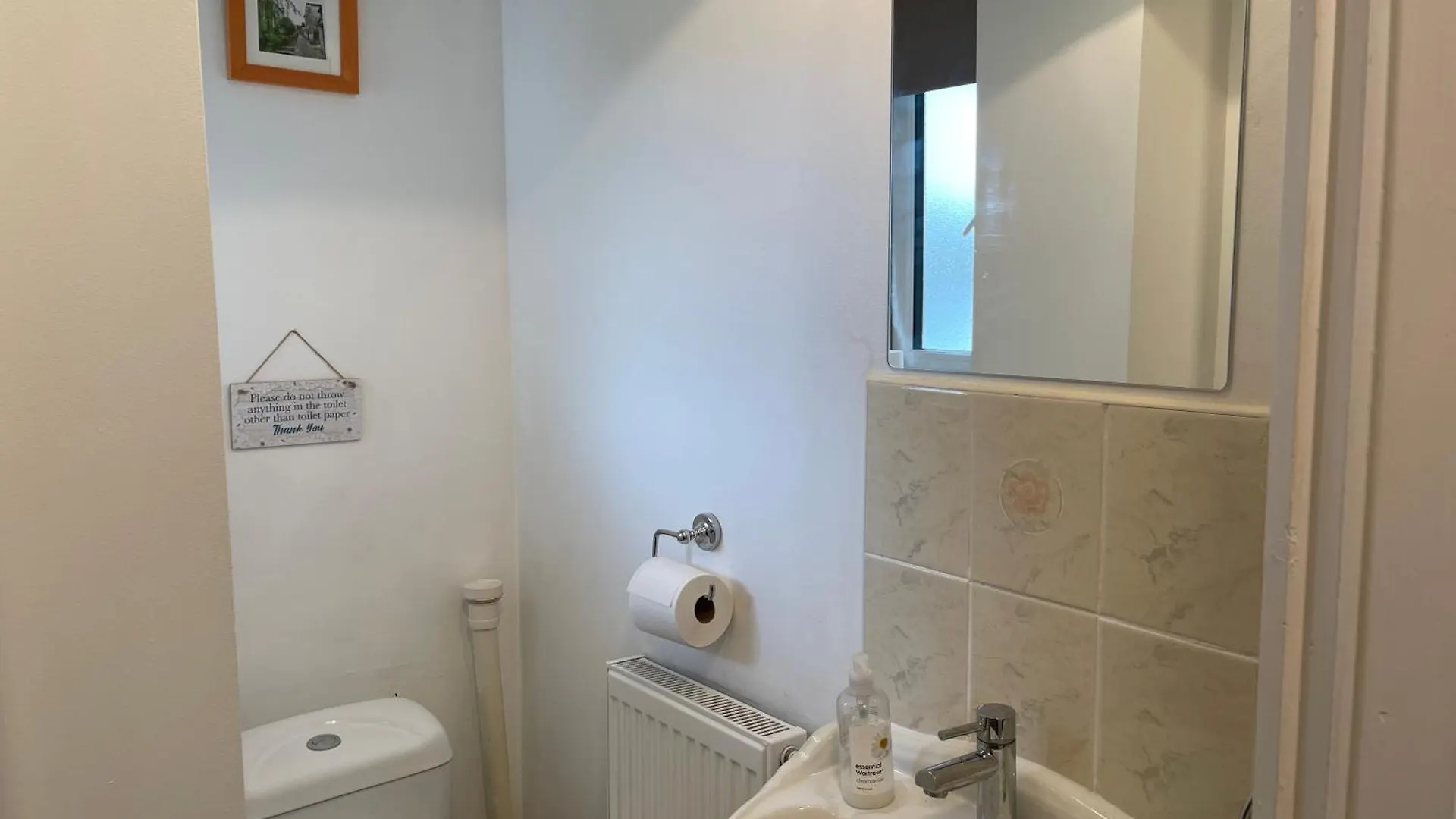 Delightful 2 Bedroom House In Bath With Private Parking Garden Wifi & Easy Access To City Centre